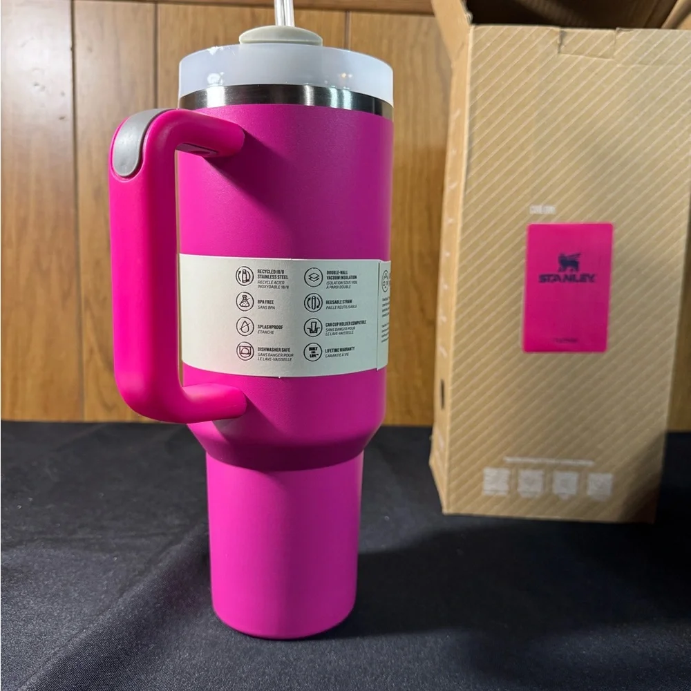 Stanley Bright Hot Pink Quencher H2.0 Tumbler 40 oz NEW - Picture 2 of 5
